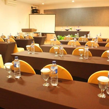 Liras Hotel Syariah Pulupanda Exterior foto