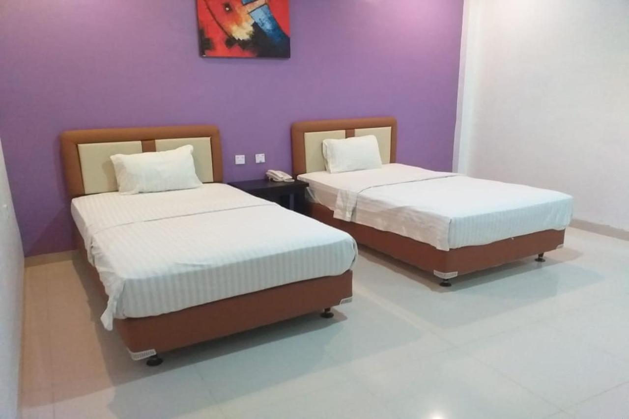 Liras Hotel Syariah Pulupanda Exterior foto